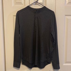 Murano performance long sleeve Henley shirt Medium